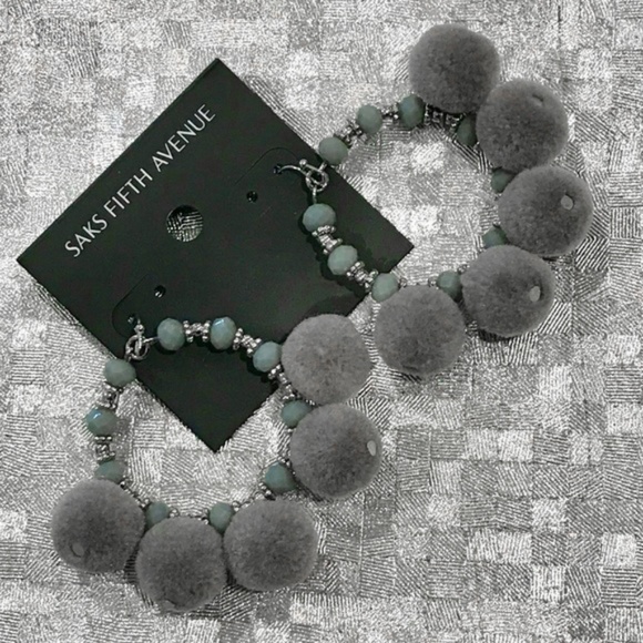 ❄️BOGO 50% OFF❄️ Pom Pom Hoop Earrings NWT - Picture 3 of 3